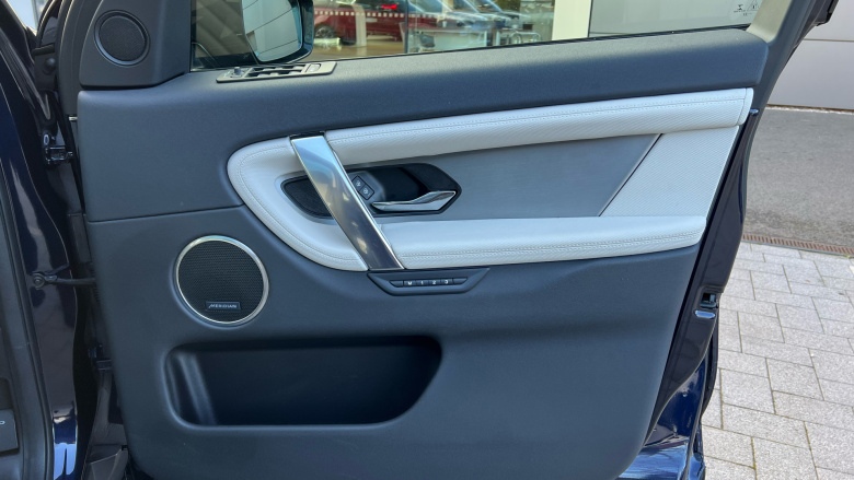 Land Rover Discovery Sport 2.0 P250 R-Dynamic SE 5dr Auto [5 Seat] Petrol Station Wagon